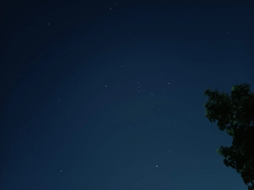 O Mapa Astral de Michael Jackson: 7 Chaves Astrológicas que Explicam o Gênio e a Dor — Astrologia no Horoscopo Certo